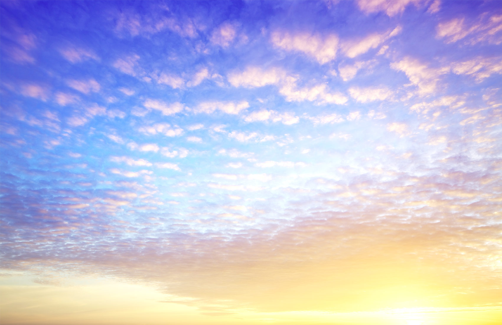 мегаполис skypark. девушка отдыхает на диване. обычные квартиры в германии. мужчина в доме!. Taking a living.