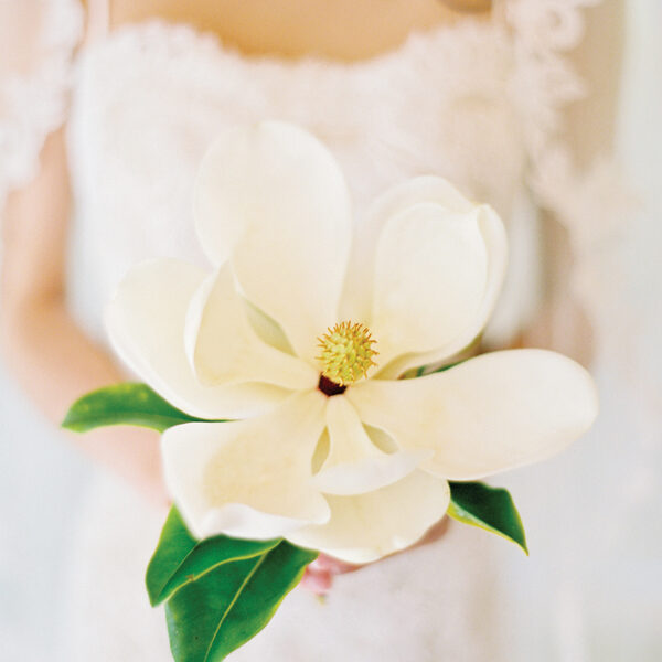 Southern-Weddings-Jose-Villa-magnolia-bouquet1